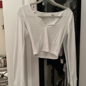Aritzia TNA shirt